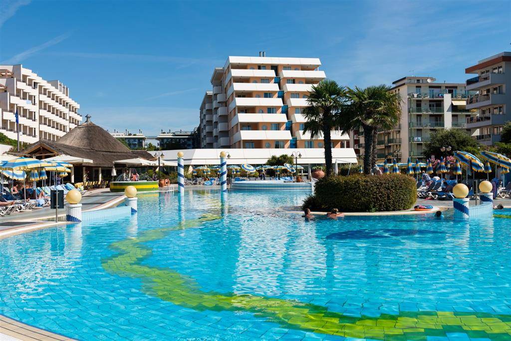 Aparthotel Holiday — Itálie, Bibione