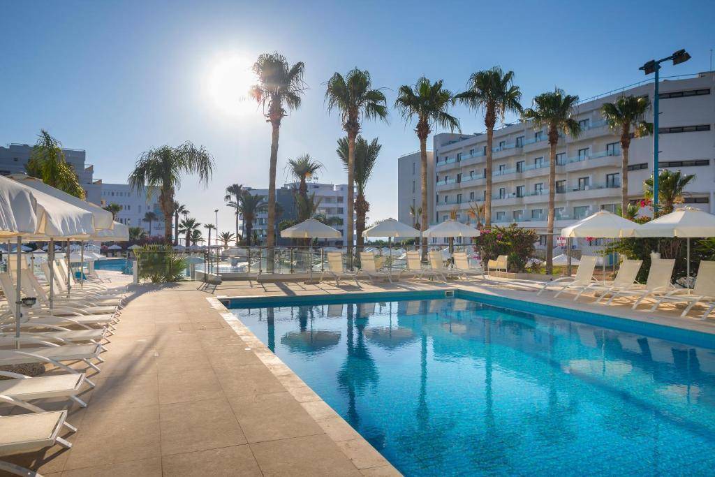 Tsokkos Protaras Beach Hotel — Kypr, Protaras