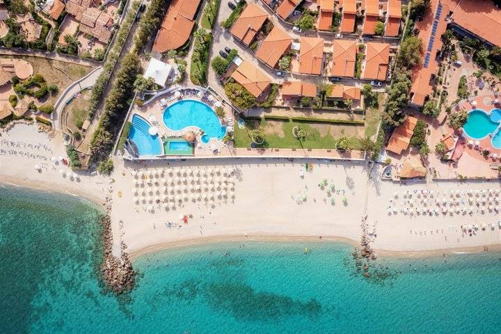 Cala Petrosa Resort — Itálie, Zambrone