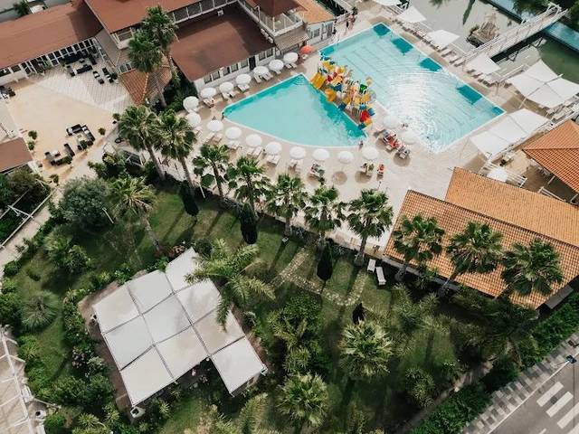 Resort Poseidon 1★ — exteriér hotelu v Amoudaře, Řecko