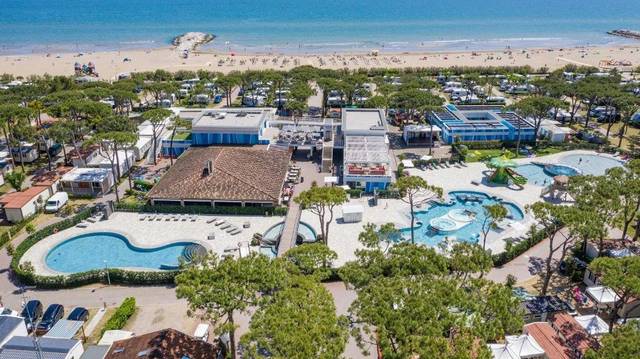Camping Village Cavallino 4★ — vstupní brána a recepce, Lido di Jesolo, Itálie