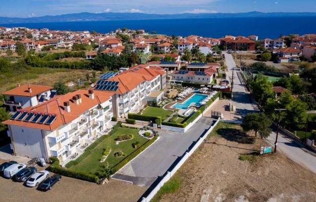 Lagaria Hotel ★★★★ — venkovní bazén s lehátky, Afytos, Řecko