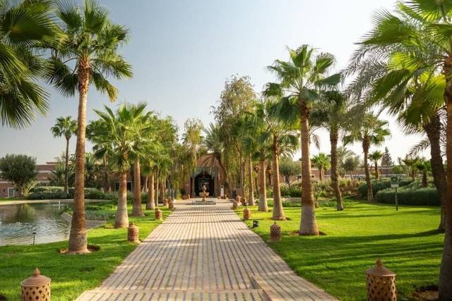 Hotel Sol Oasis Marrakech 4★ — hlavní bazén s lehátky, Maroko