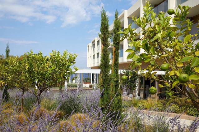 Vincci EverEden Beach Resort Hotel 4★ — venkovní bazén, Anavissos, Řecko