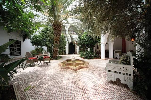 Hotel Riad Ifoulki 4★ — tradiční marocký bazén v patiu, Marrákeš