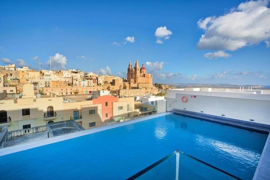 Pergola Hotel and Spa — Malta, Malta - pobřeží