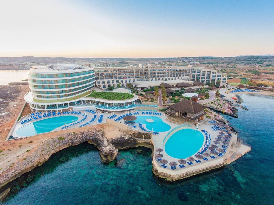 Ramla Bay Resort — Malta, Malta - pobřeží