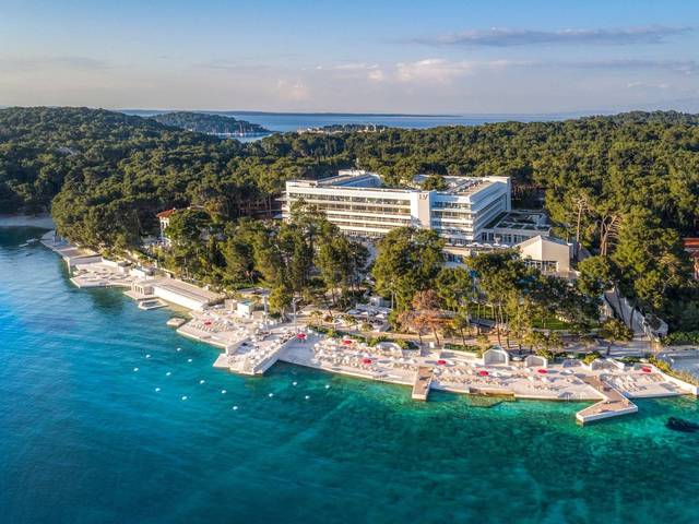 Hotel Bellevue Lošinj 5★ — luxusní exteriér resortu, Chorvatsko