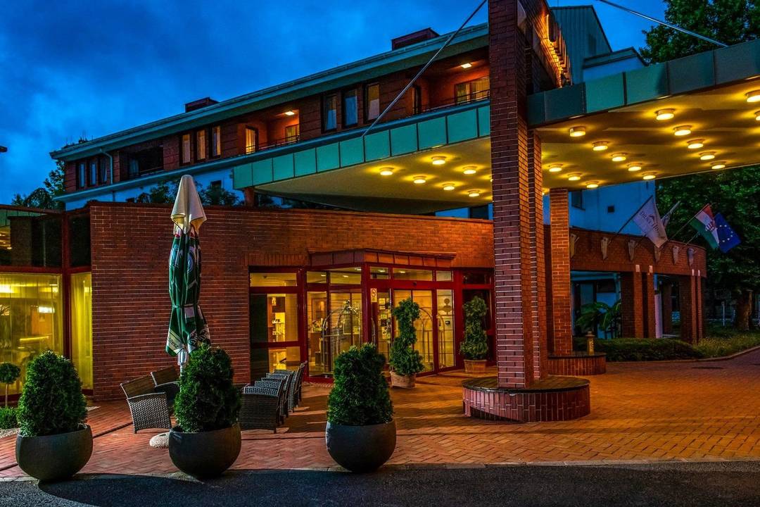 Dráva Hotel Thermal Resort — Maďarsko, Harkány