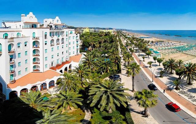 Grand Hotel Excelsior 4★ — exteriér hotelu v San Benedetto del Tronto, Itálie