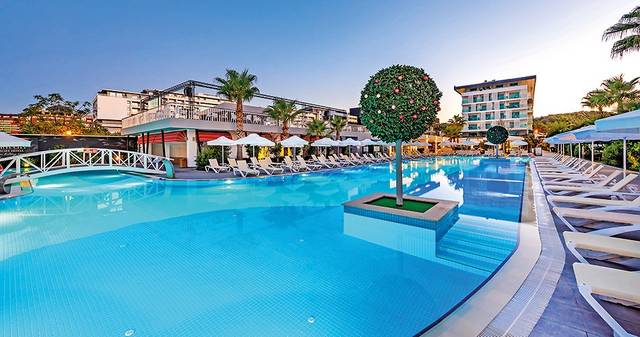 Hotel White City Resort – fotografie 1