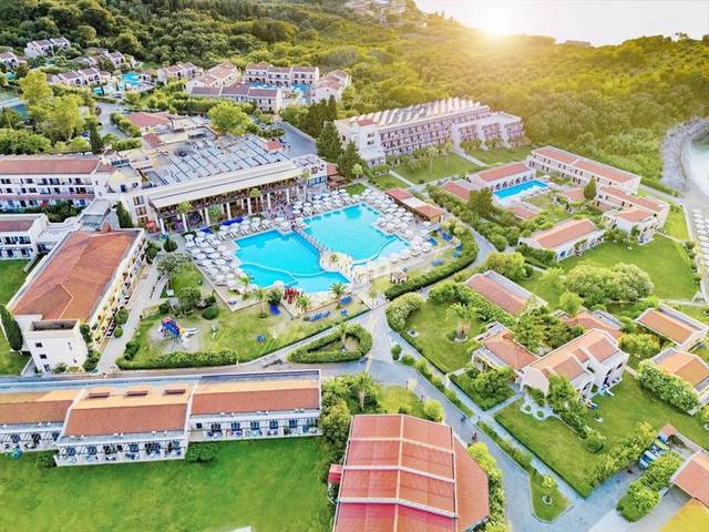Roda Beach Resort & Spa – fotografie 1
