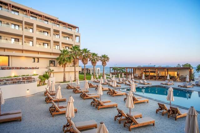 OYA Beach Resort — foto 3