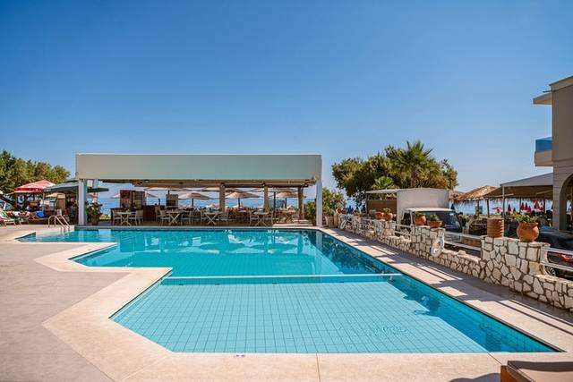 Erato Beach Hotel — foto 2