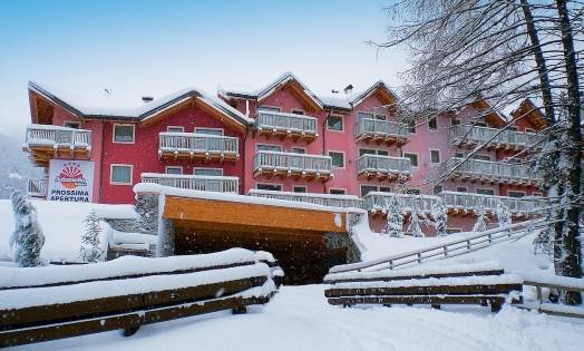 Residence Adamello Resort – fotografie 1