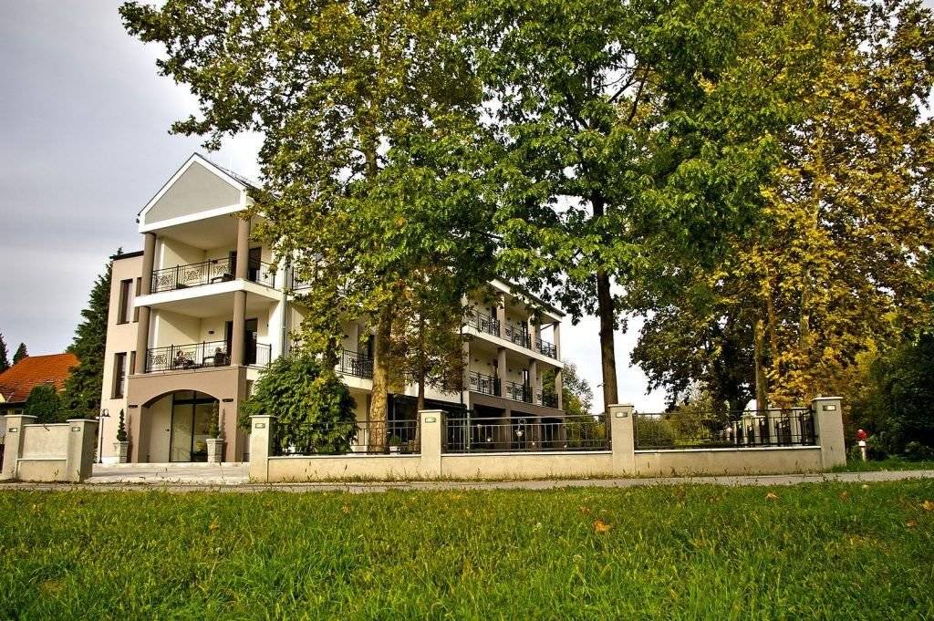 Divina Boutique Hotel — Maďarsko, Harkány